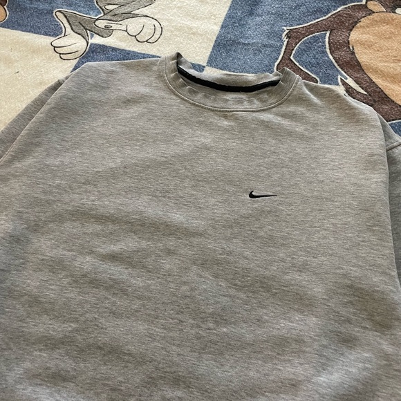 Vintage Nike swoosh crewneck sweatshirt - Picture 2 of 2